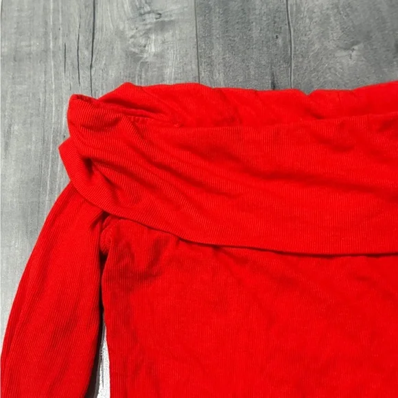 Off the Shoulder Red Top - Picture 3 of 3